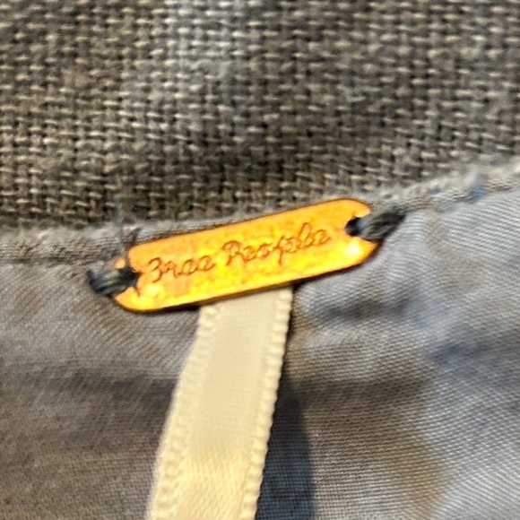 Free People Gray Blue Linen Texture Tank Top Cut Out Shoulder StripeTies Size M - Picture 4 of 11